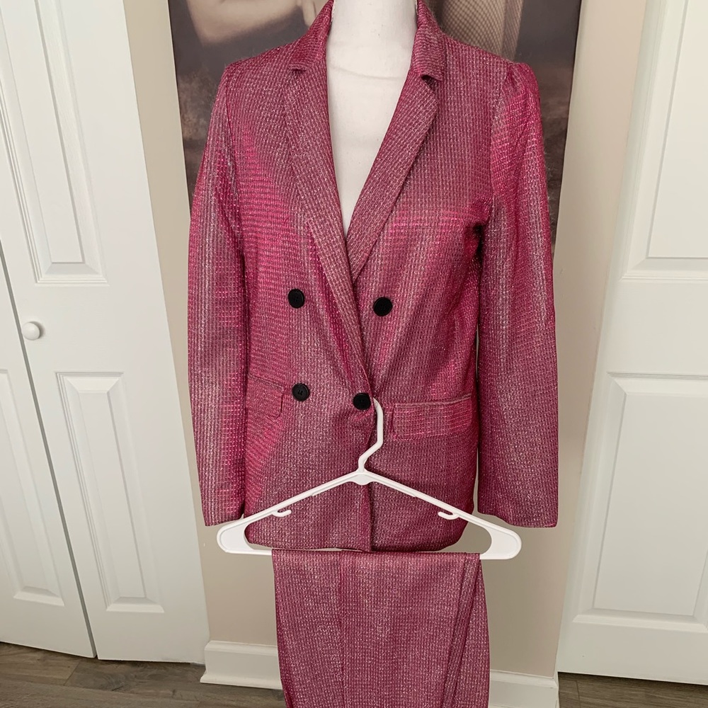 Pant suit